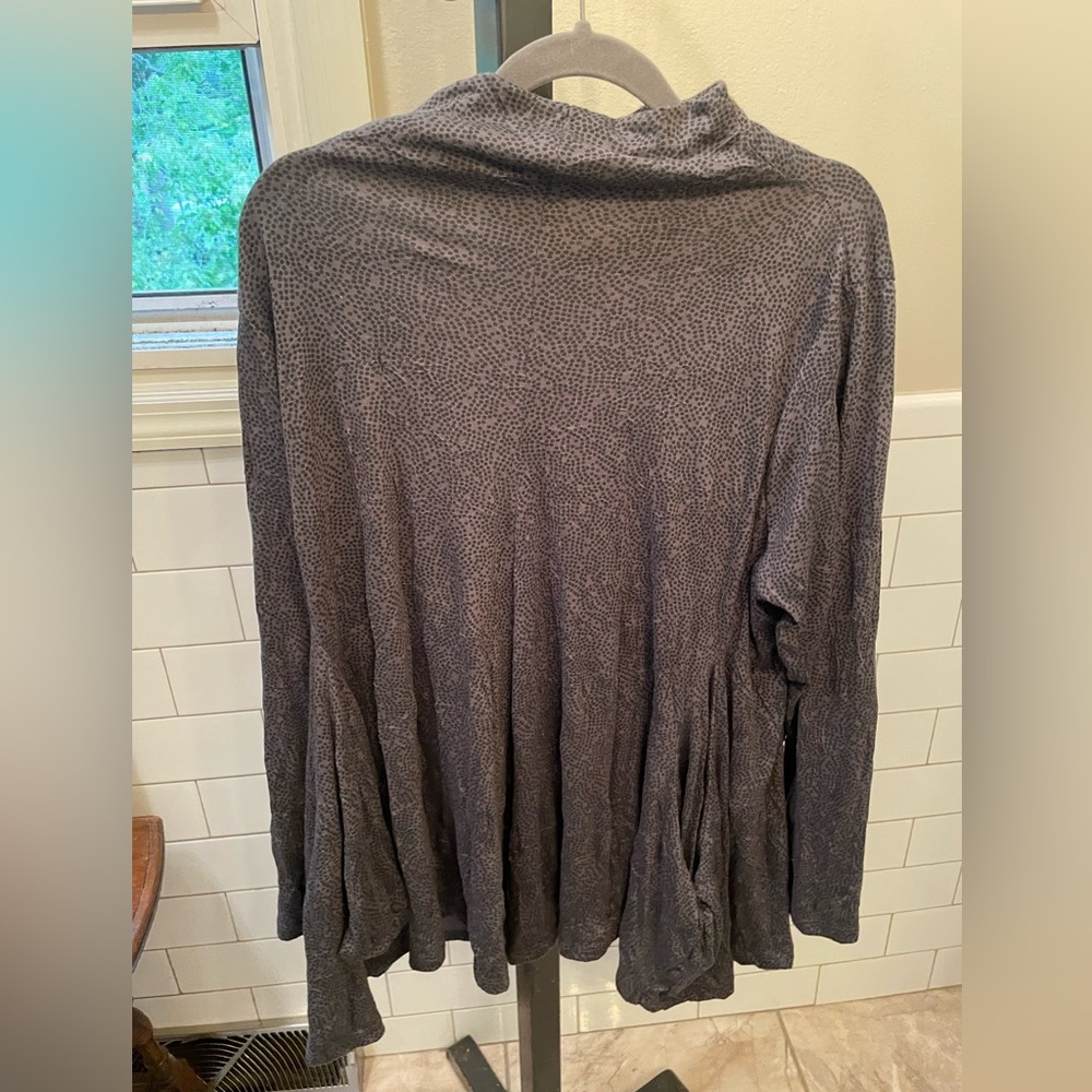 Alembika brand flowy top, size tag removed
